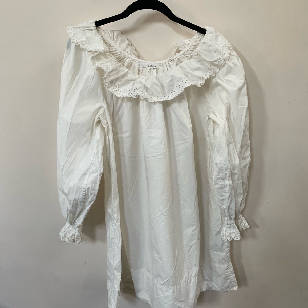 DOEN White Ruffled Long Sleeve Blouse
